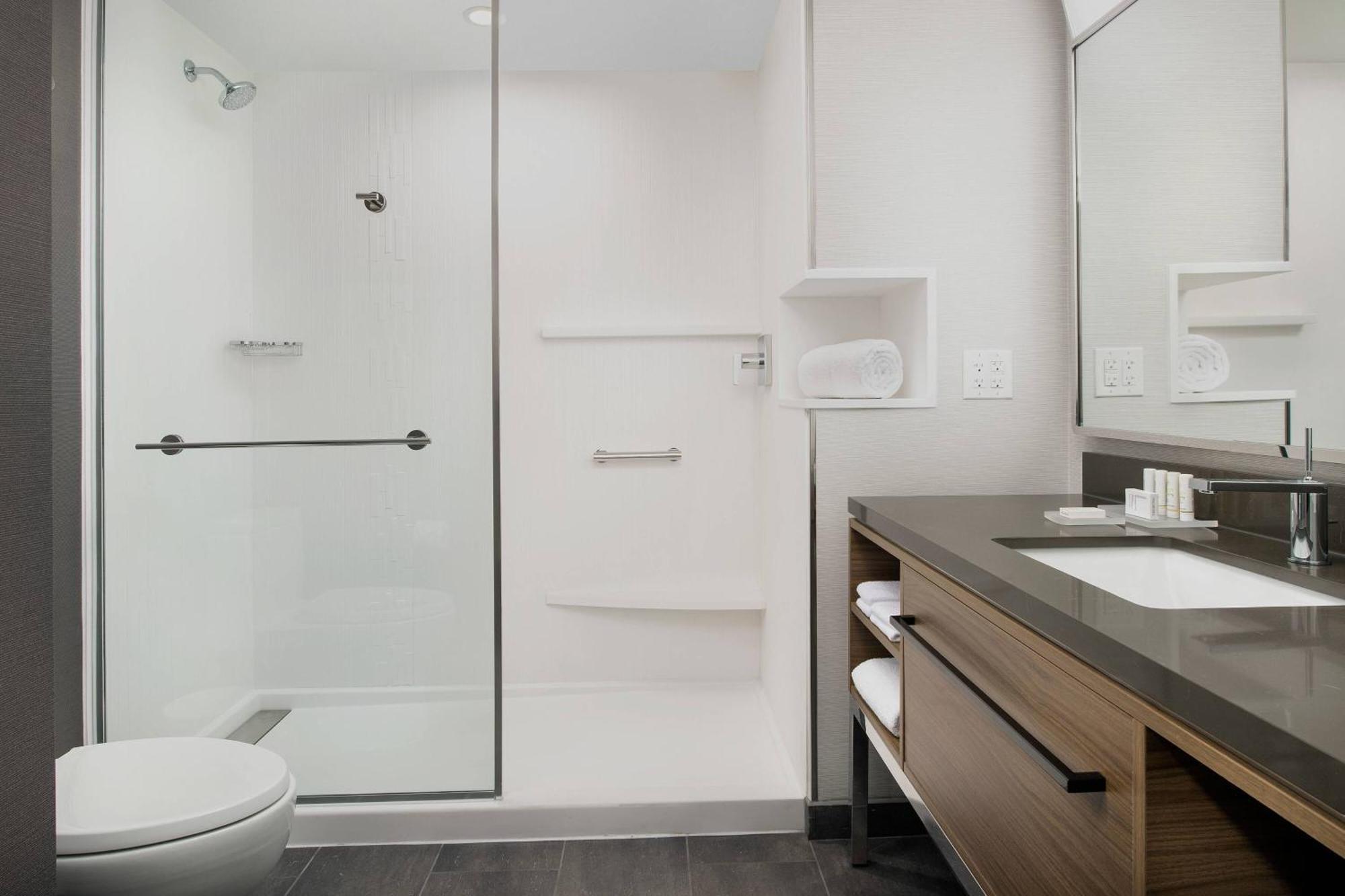 ホテル Courtyard By Marriott Indianapolis プレインフィールド エクステリア 写真