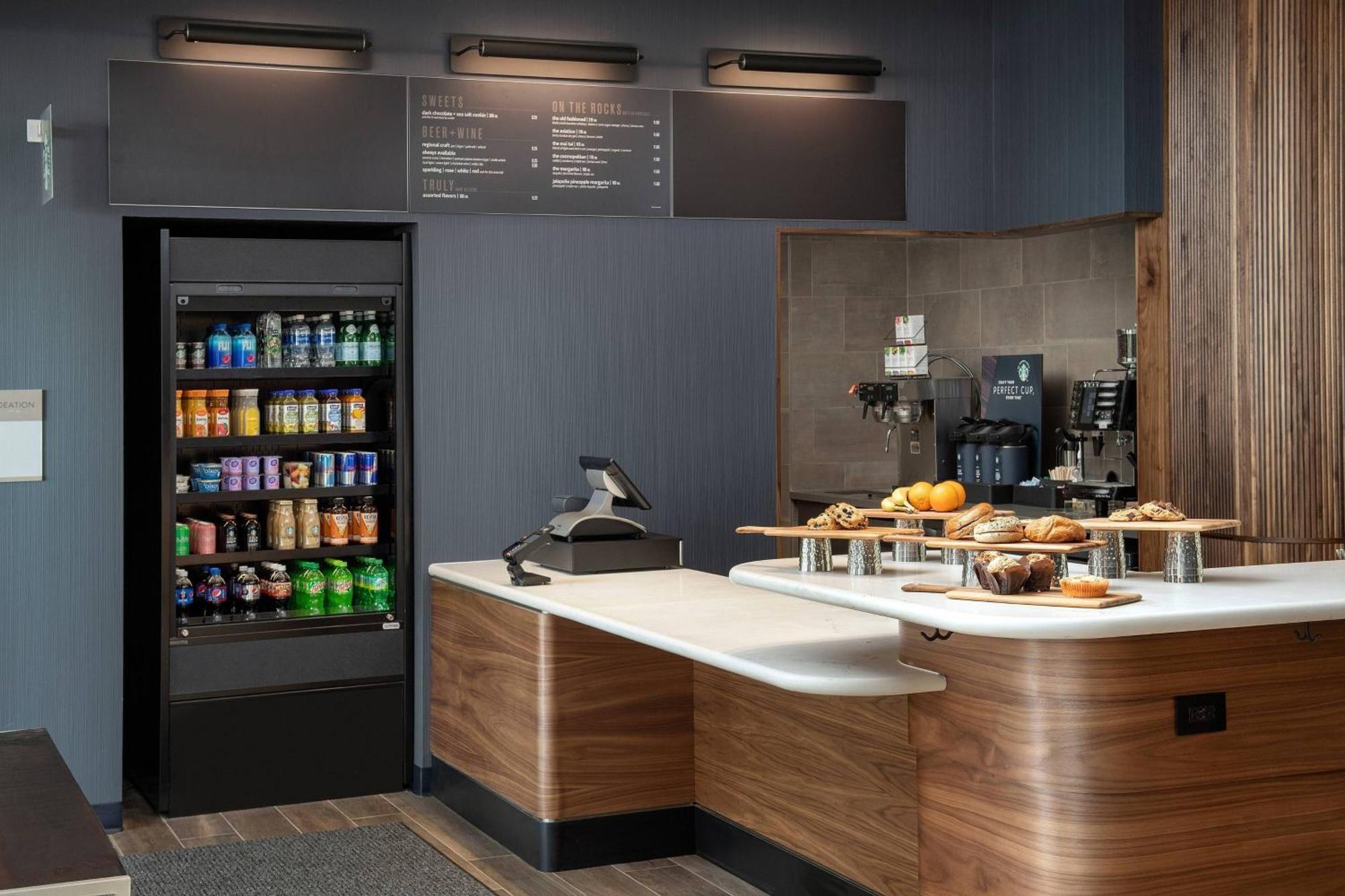 ホテル Courtyard By Marriott Indianapolis プレインフィールド エクステリア 写真