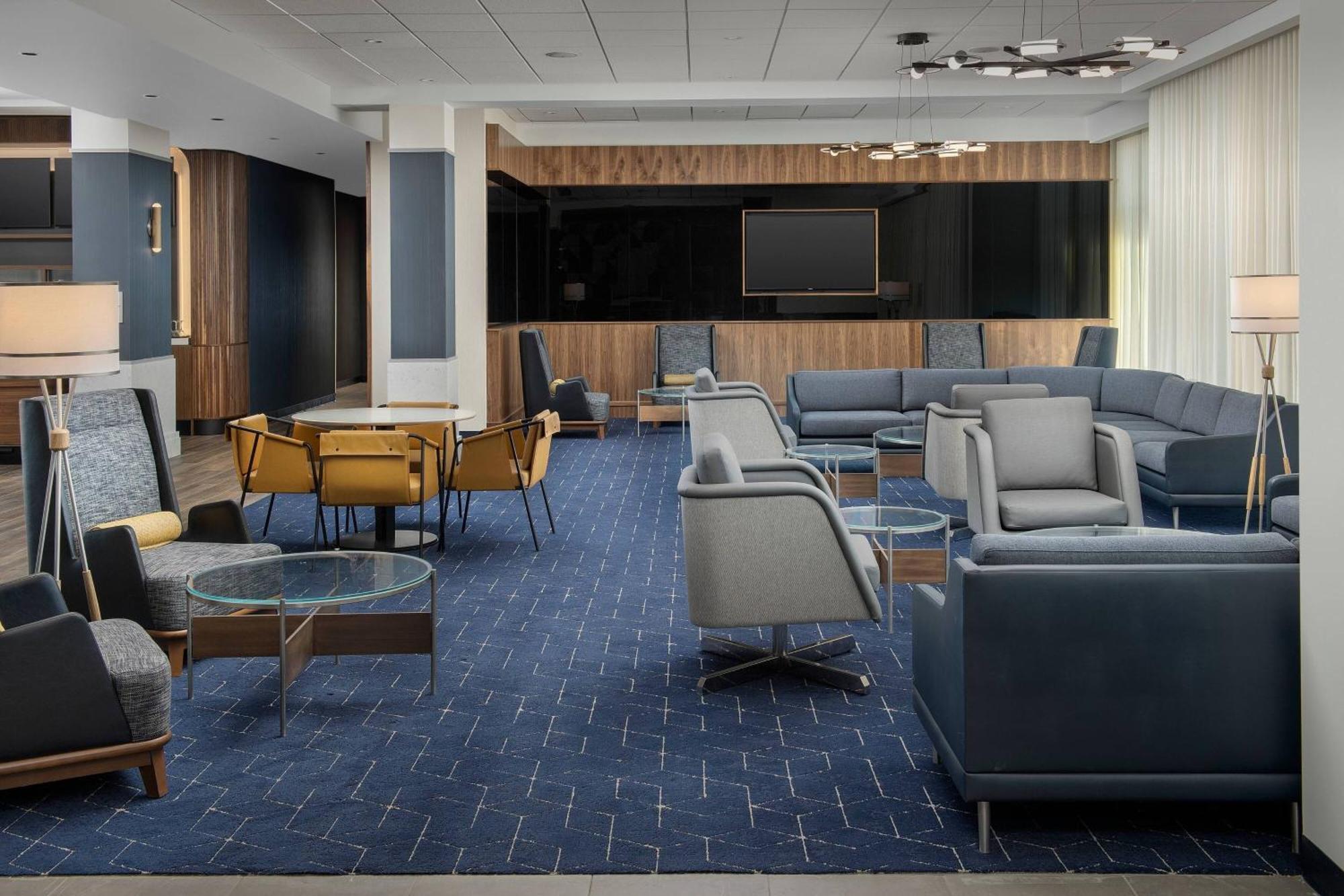 ホテル Courtyard By Marriott Indianapolis プレインフィールド エクステリア 写真