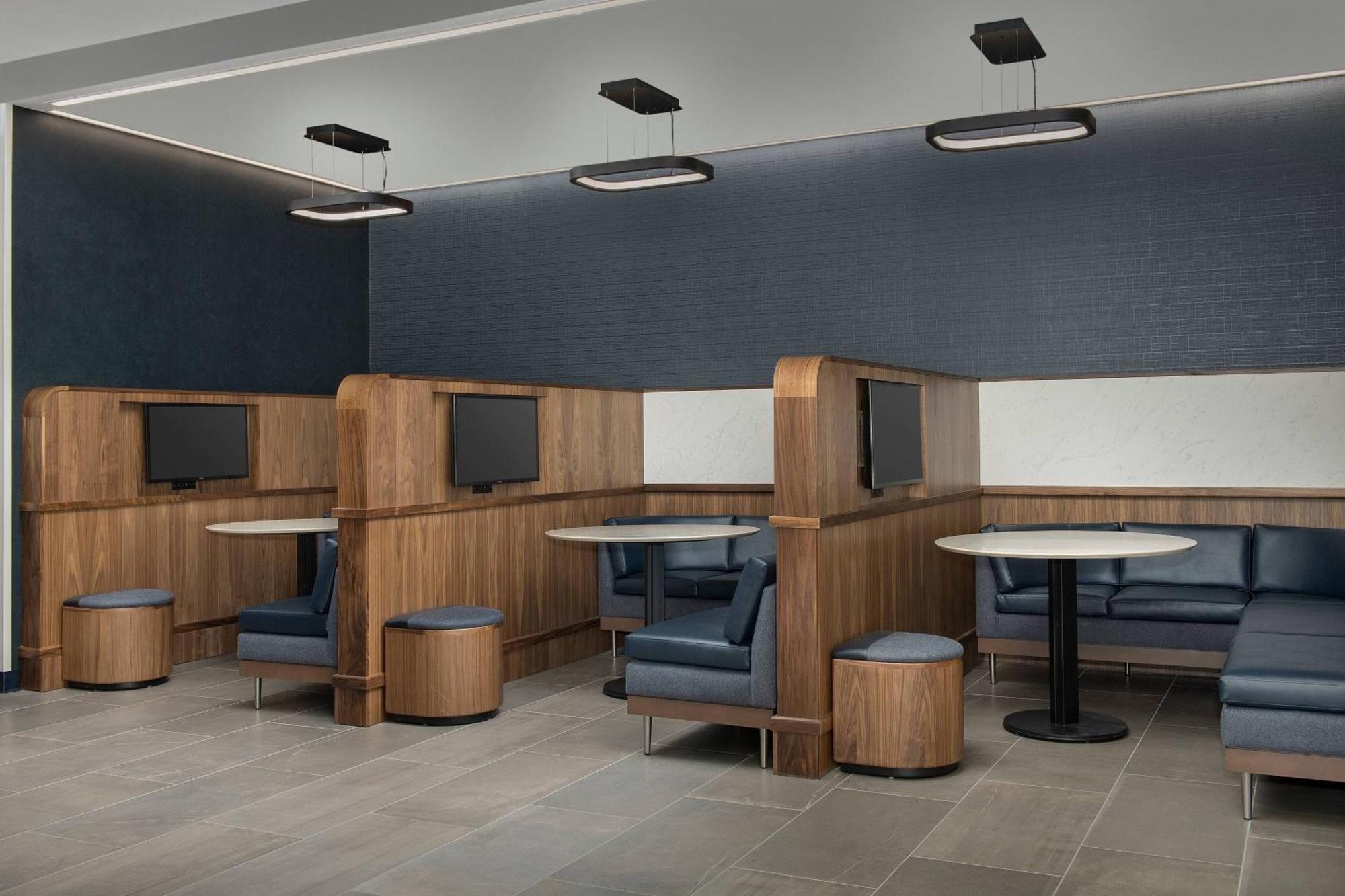 ホテル Courtyard By Marriott Indianapolis プレインフィールド エクステリア 写真
